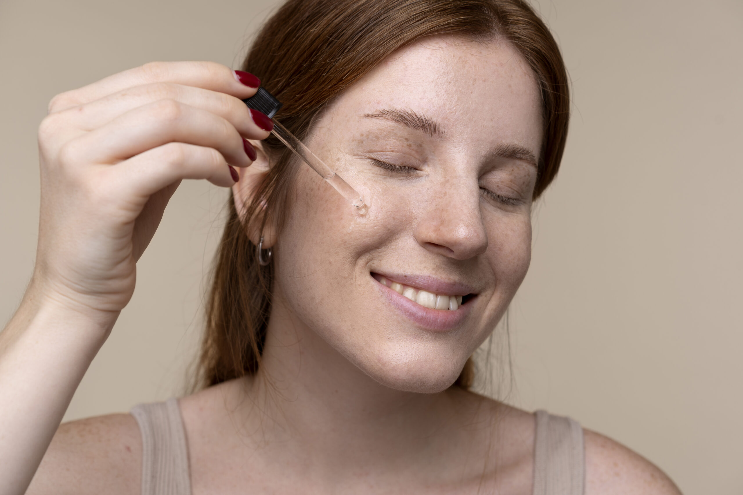Why skin looks dull due to uneven pigmentation, rough texture, dryness, and aging before using niacinamide.