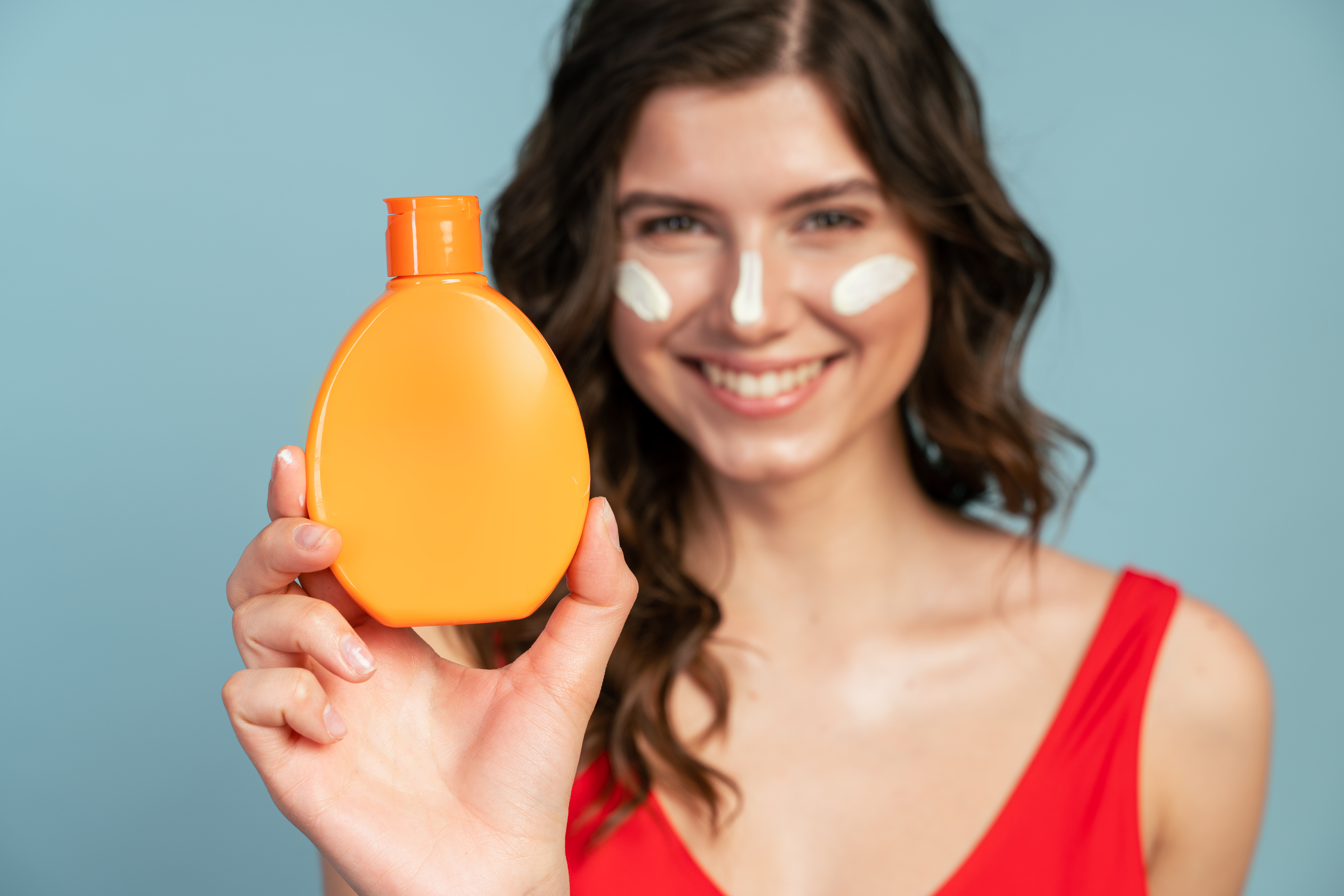 Why use sunscreen after Vitamin C for healthier skin and dark spot protection